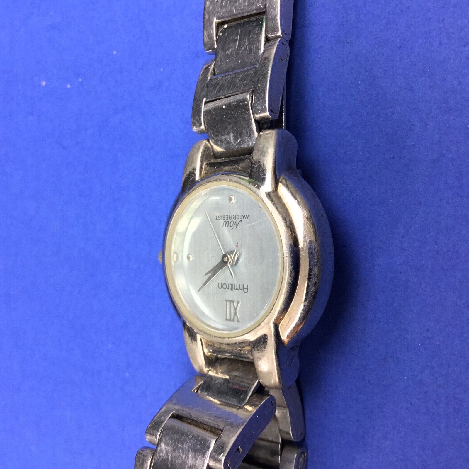 Armitron NOW Silver tone Comes Ladies Round Dress Watch   - Working Well