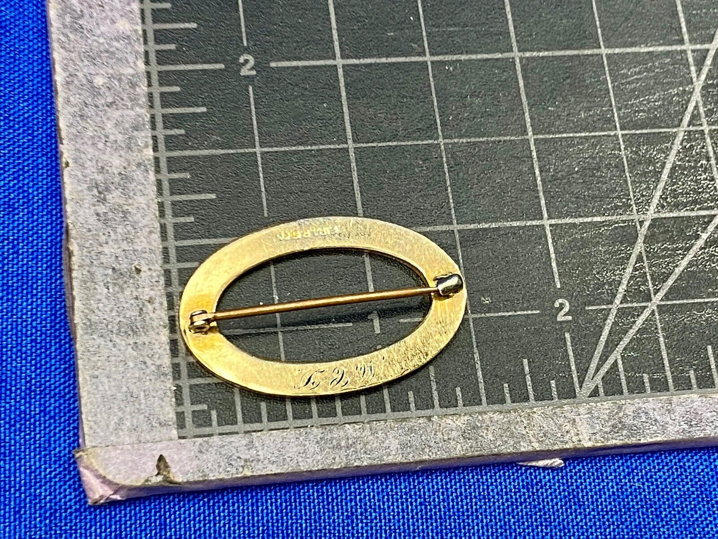 Antique Art Nouveau E. Ira Richards and Co.  Oval Brooch Pin by E.IRA & CO.