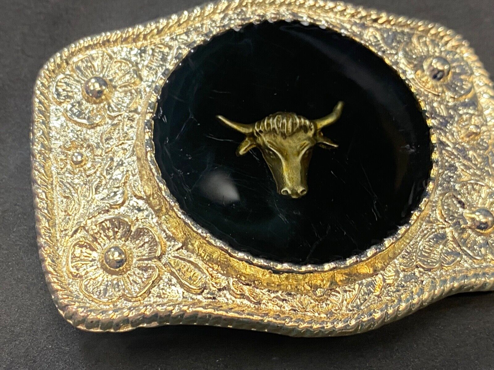 Unique Translucent centerpiece - Texas LongHorn Steer Head western belt buckle