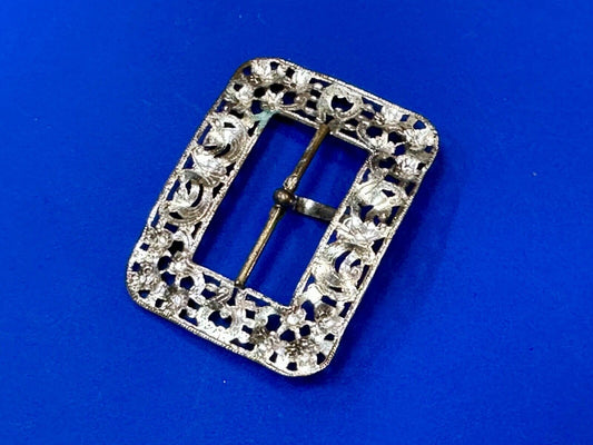 Beautiful antique silver color see through flower swirl belt buckle