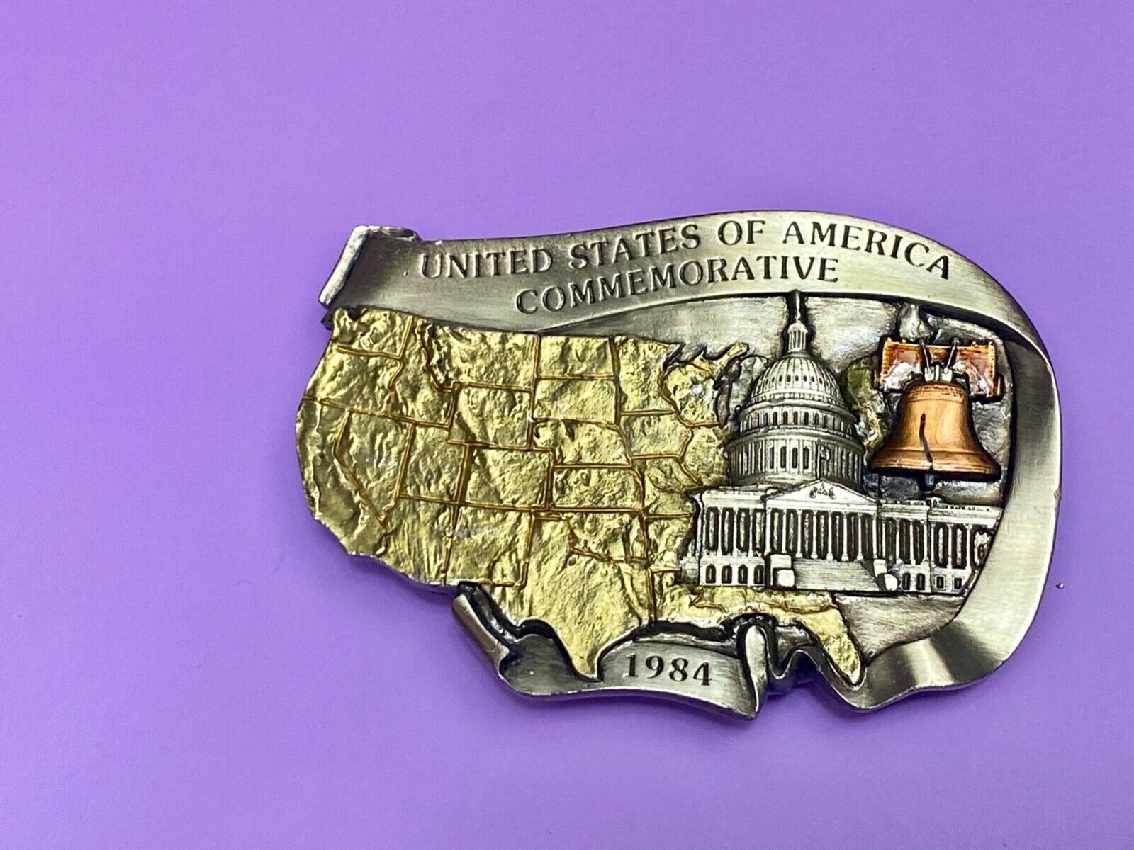United States of America commemorative White house -  map shaped belt buckle