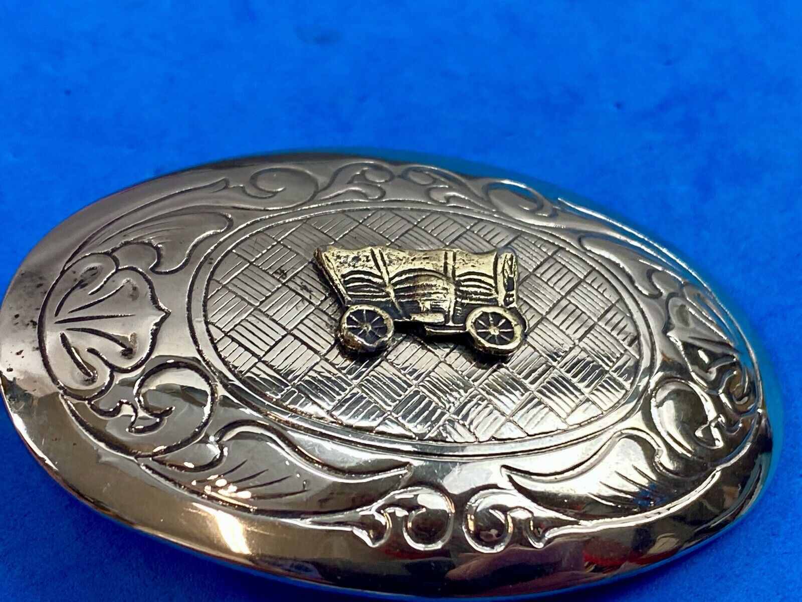USA Made vintage western covered wagon engraved mixed metal belt buckle 
