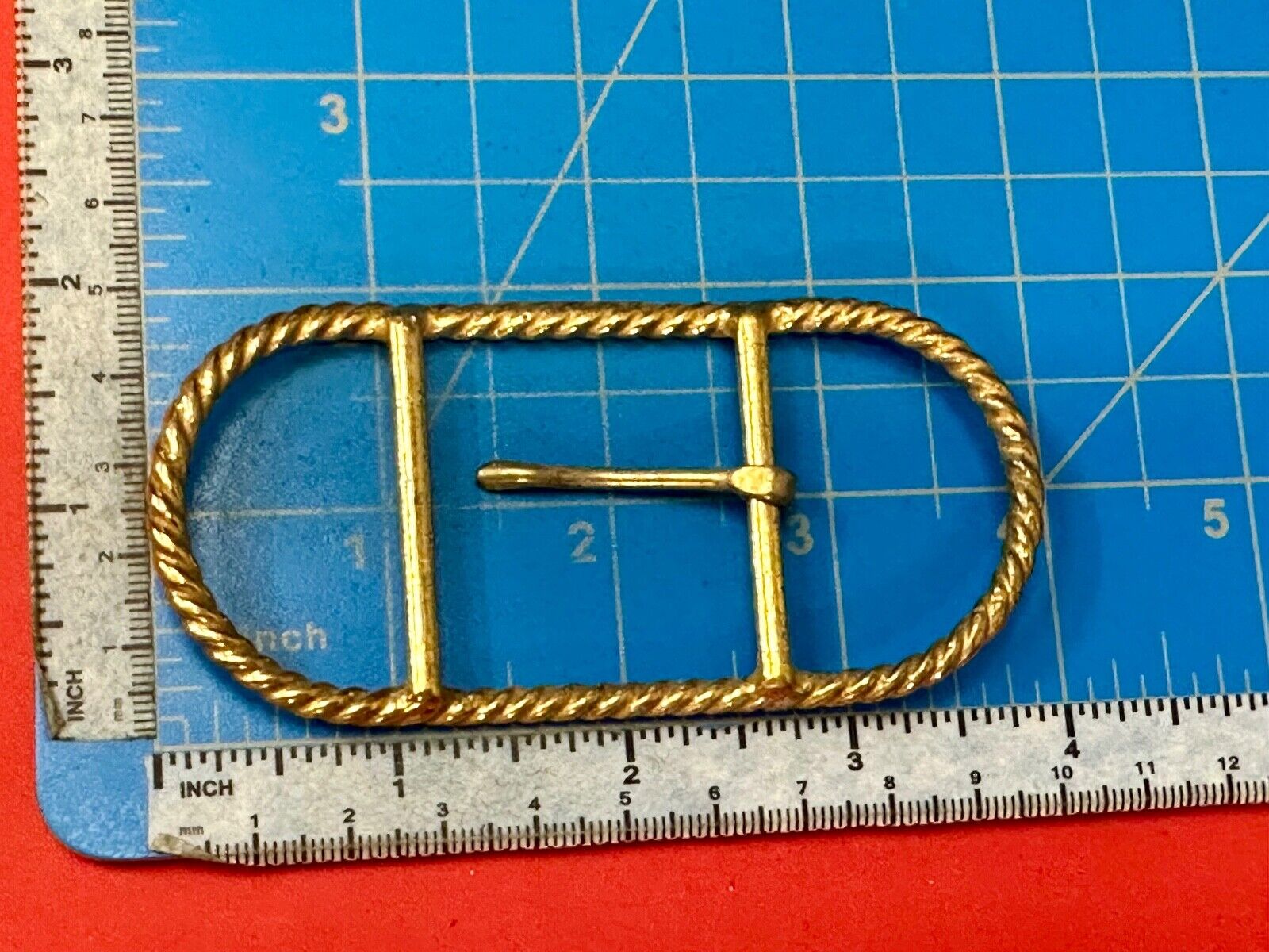 unique 4" wide Vintage gold tone Rope or Knot pattern belt buckle