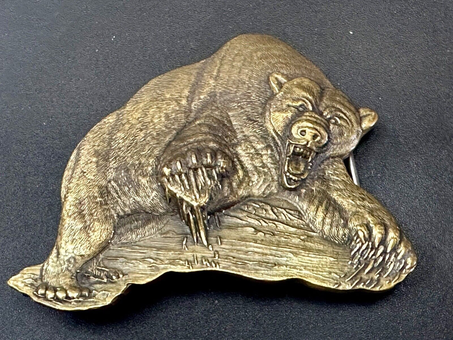 Attacking Grizzly BEAR - Paw reaching out 3D figural belt buckle