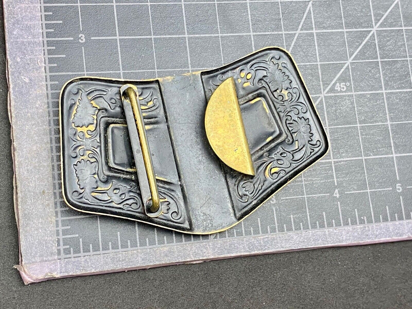 unique shaped vintage Western cowboy boots jeans cowboy cowgirl belt buckle 