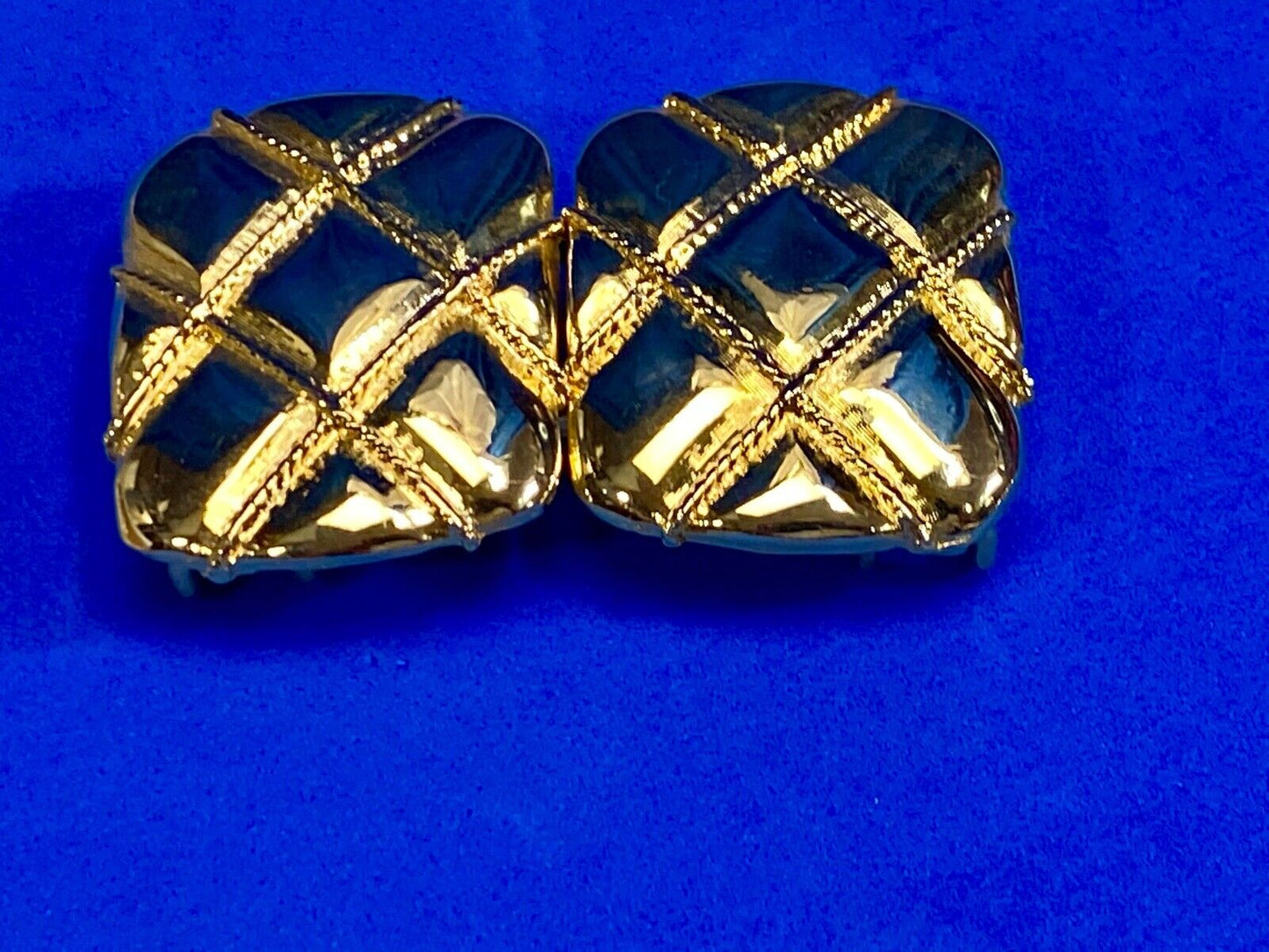 Vintage Gold Tone Basket Weave Pattern Interlocking Two Piece Belt Buckle 