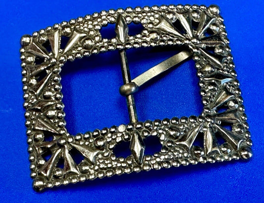 Antique silver color rectangular see through ornate belt buckle