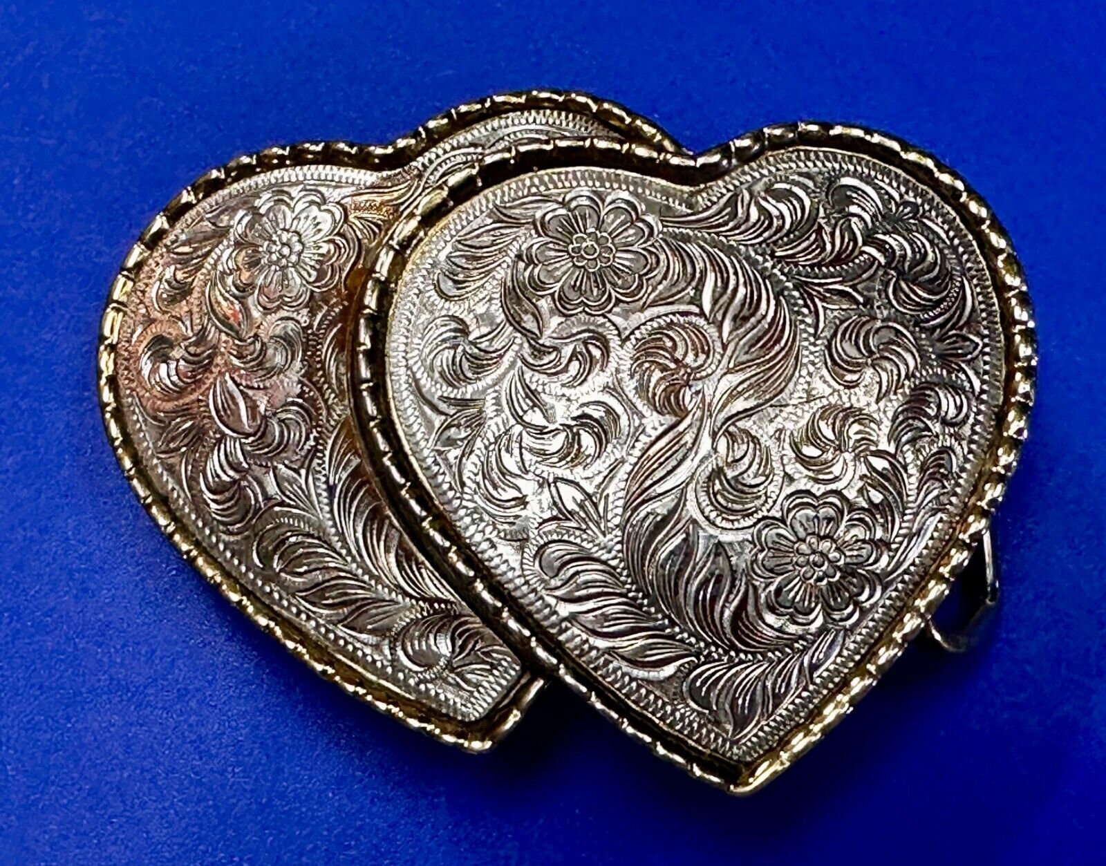 Twin Dual Hearts Flower Swirl Floral Theme Etched Western Belt Buckle W USA