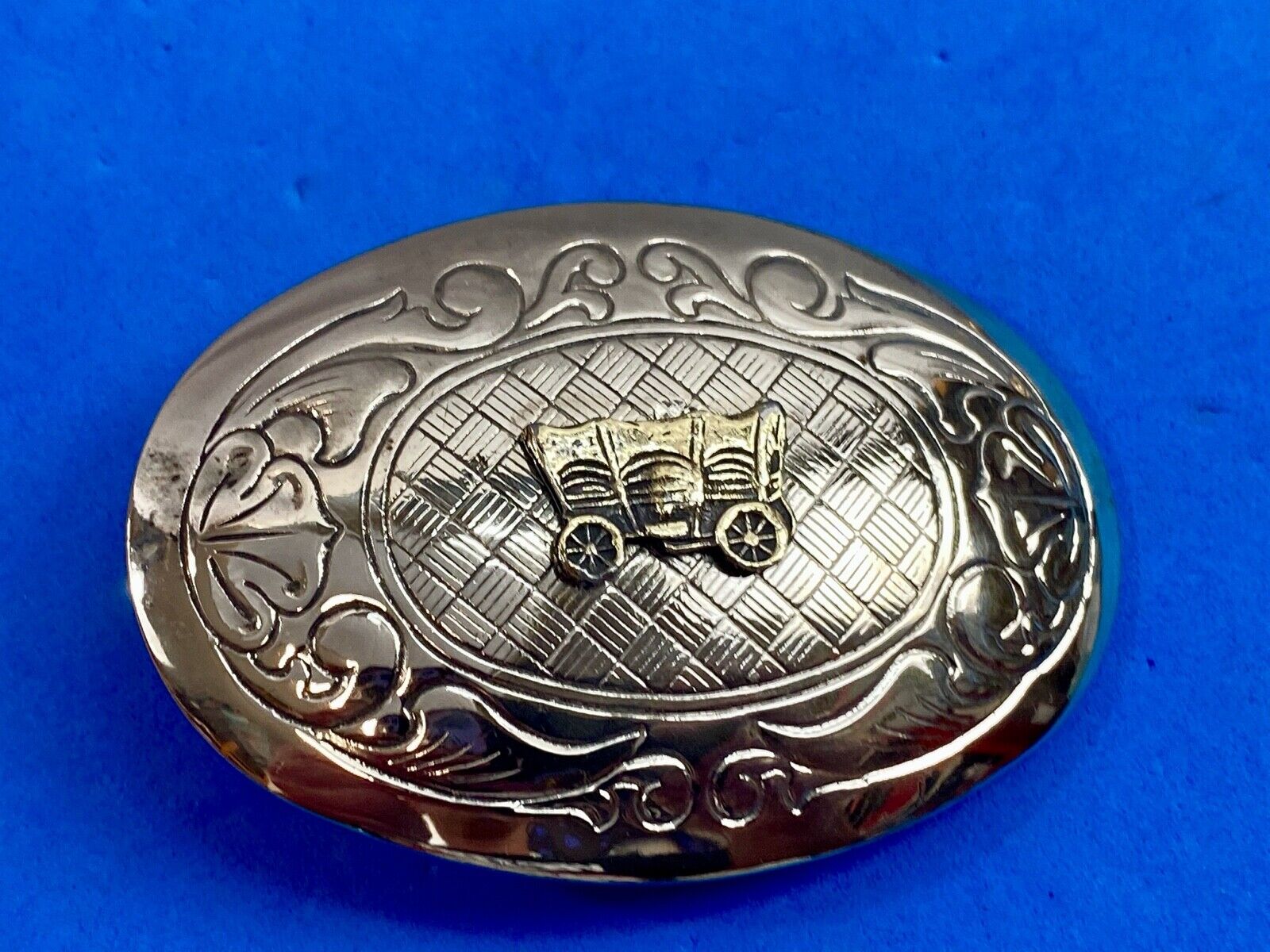 USA Made vintage western covered wagon engraved mixed metal belt buckle 