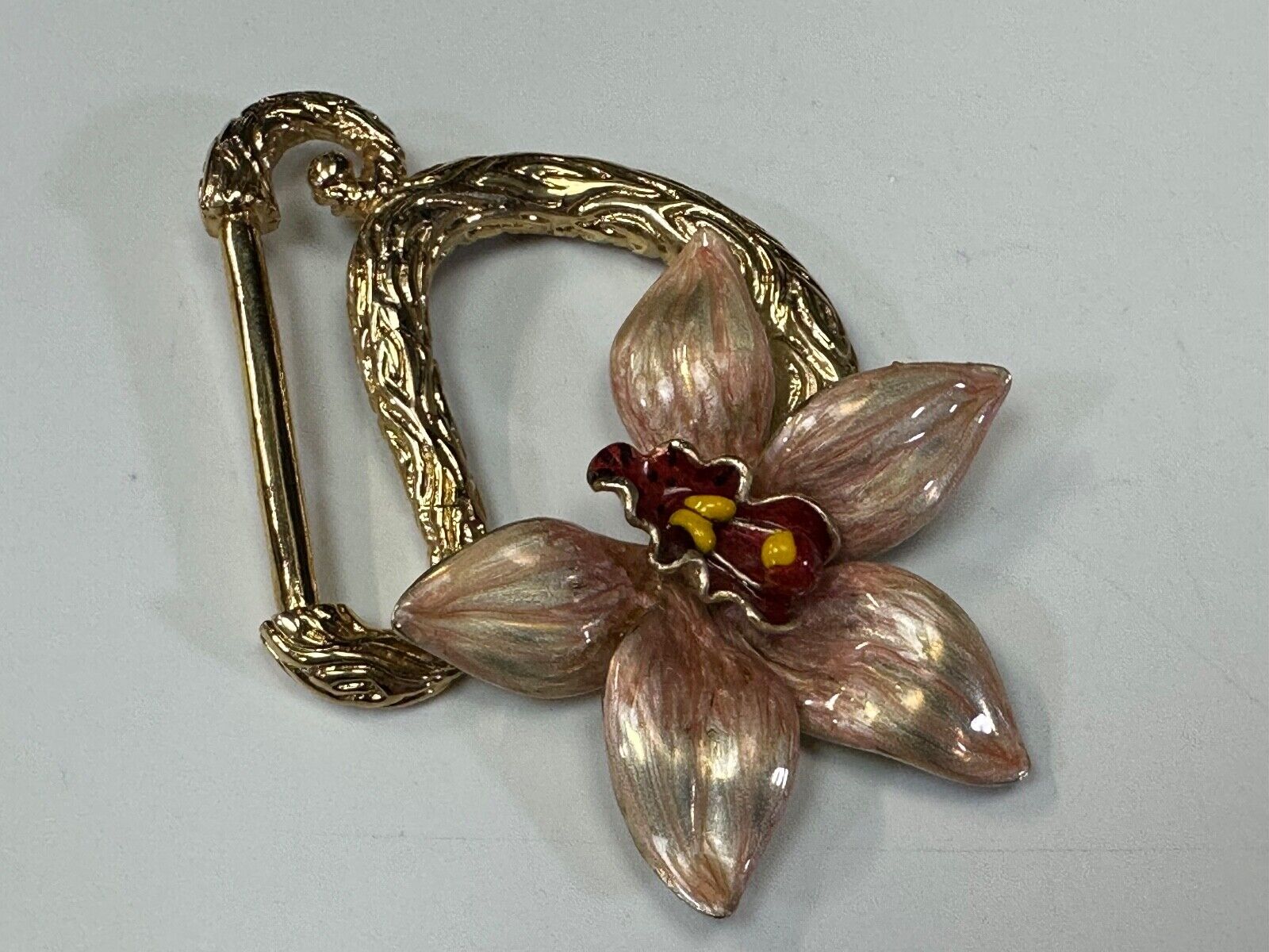 Beautiful flower cutout jeweled brushed enamel cutout belt buckle