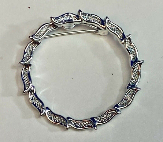 Vintage Gerry's Round Modern Leaf Wreath Brooch Pin Silver Tone Pave Look
