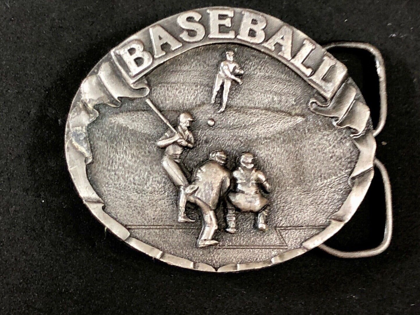 1977 Bergamot 0-65 belt buckle tribute to Americas baseball Batter Up! O-85