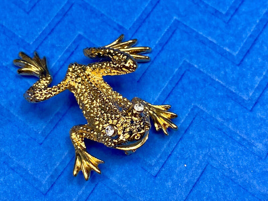 Vintage Danecraft Signed Gold Tone Frog Brooch with rhinestone eyes! 