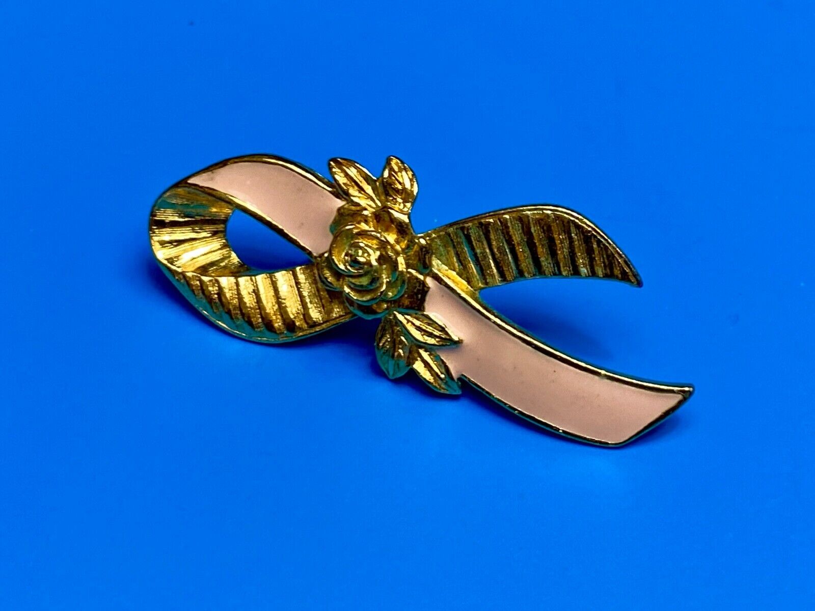 Vintage Avon Breast Cancer Awareness Lapel  Pink Flower  Ribbon Roses Brooch Pin