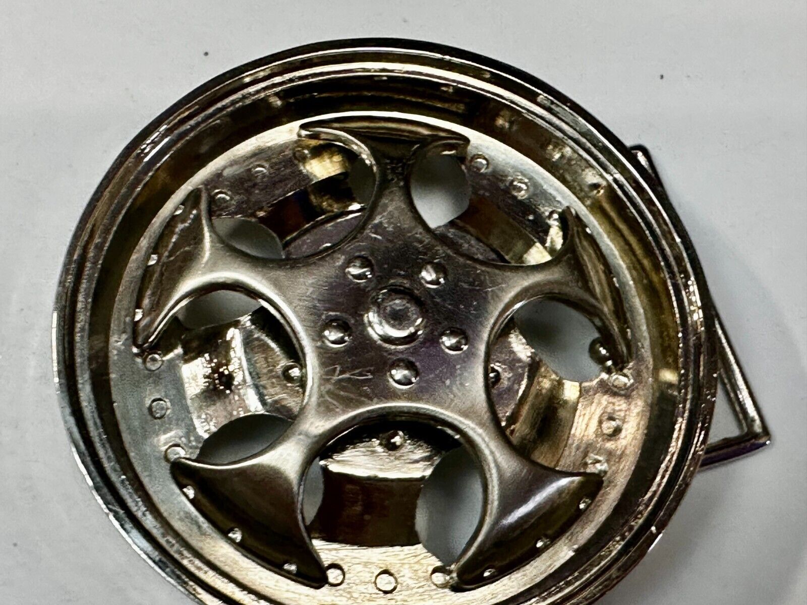 Unique Spinner Car Truck Wheel Rim See Through Silver Tone Round Belt Buckle