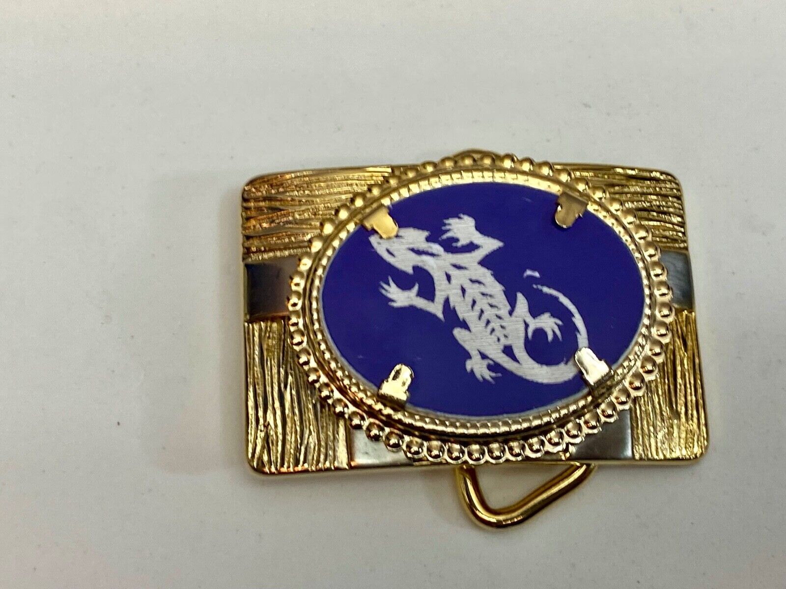 Unique Lizard, Reptile Crocodile As Centerpiece On Gold Tone Belt Buckle 