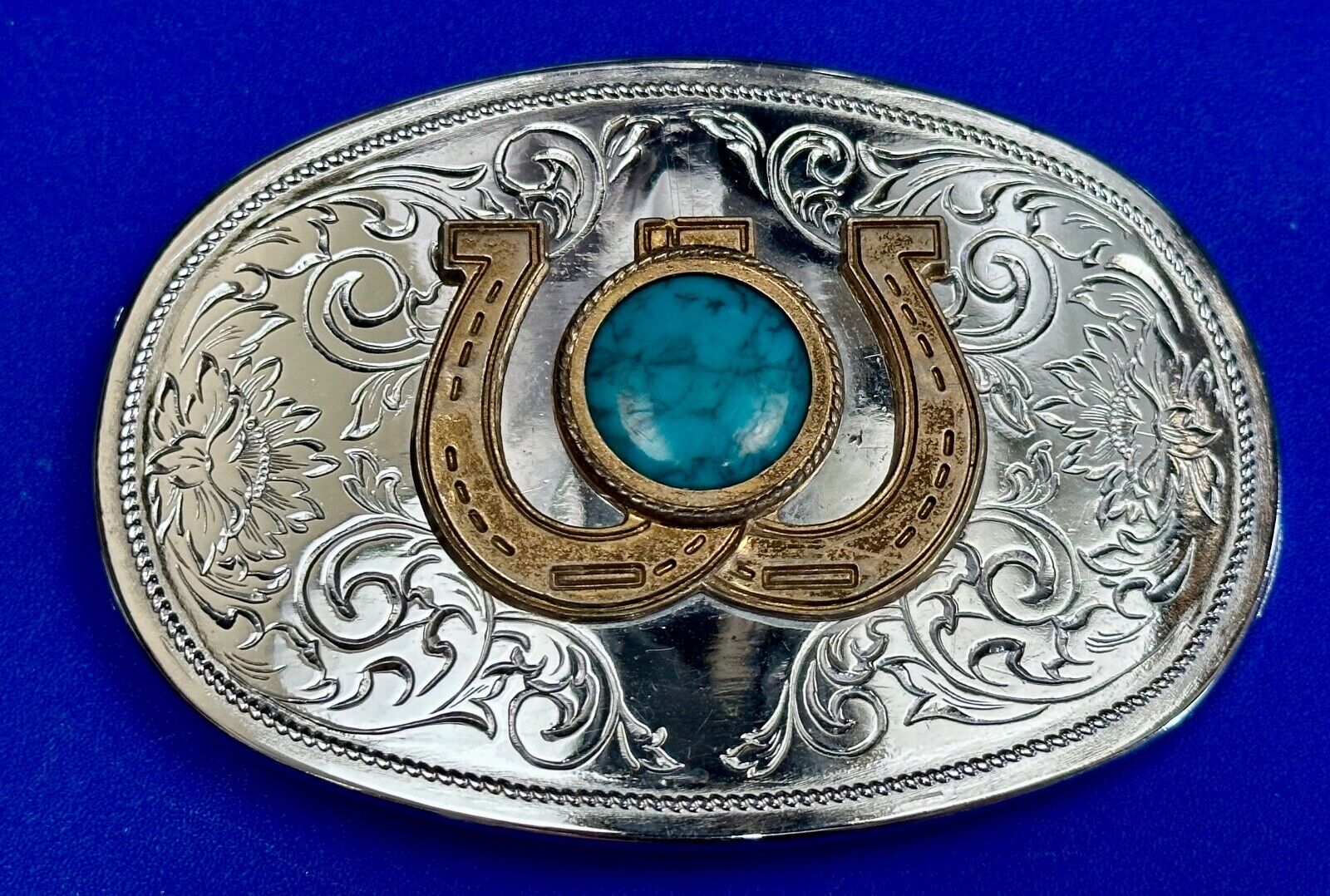 Turquoise centerpiece in  lucky horseshoe - two tone reflective belt buckle
