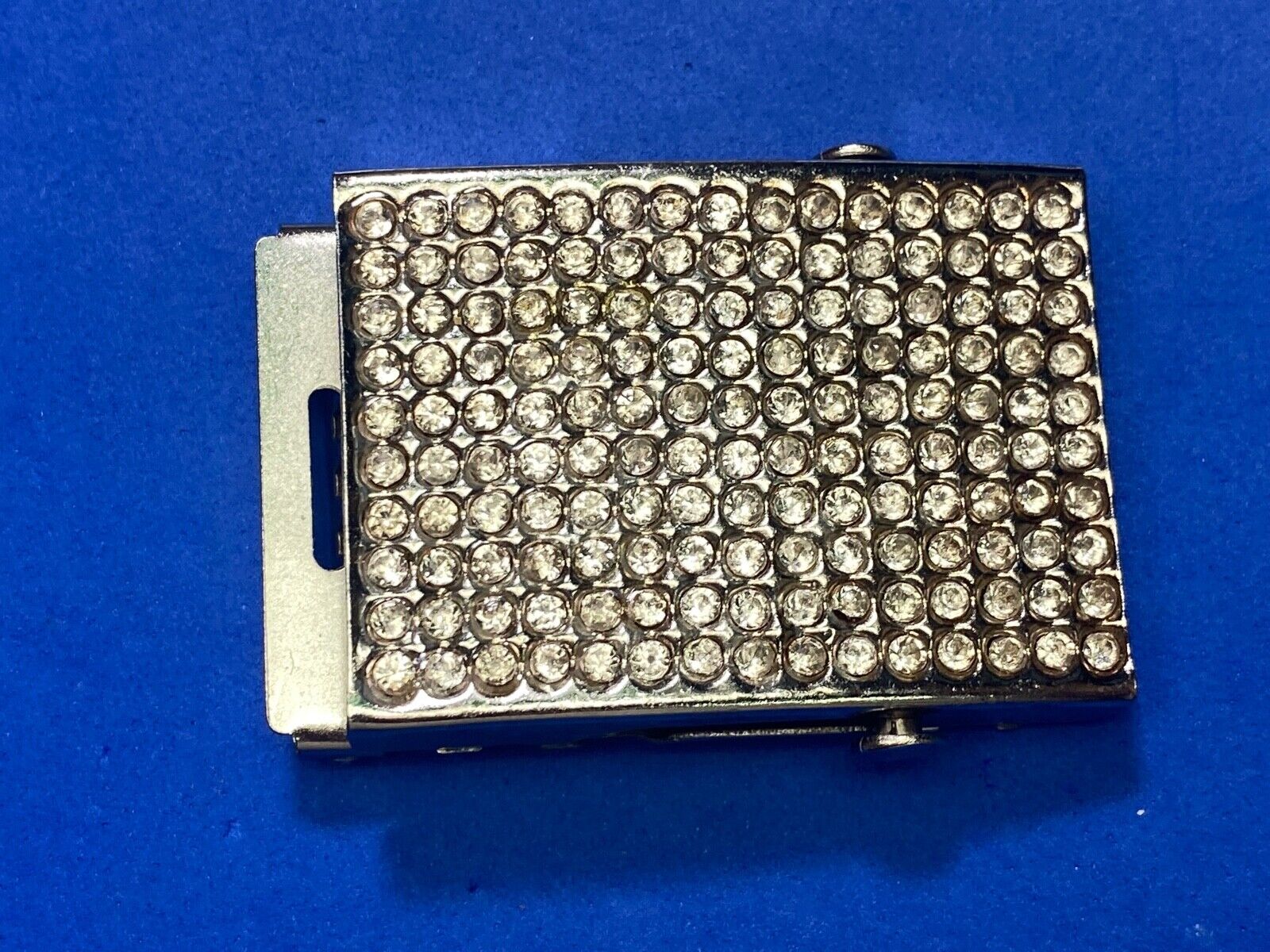 160 Clear Rhinestones Covering Silver Tone Belt Buckle 