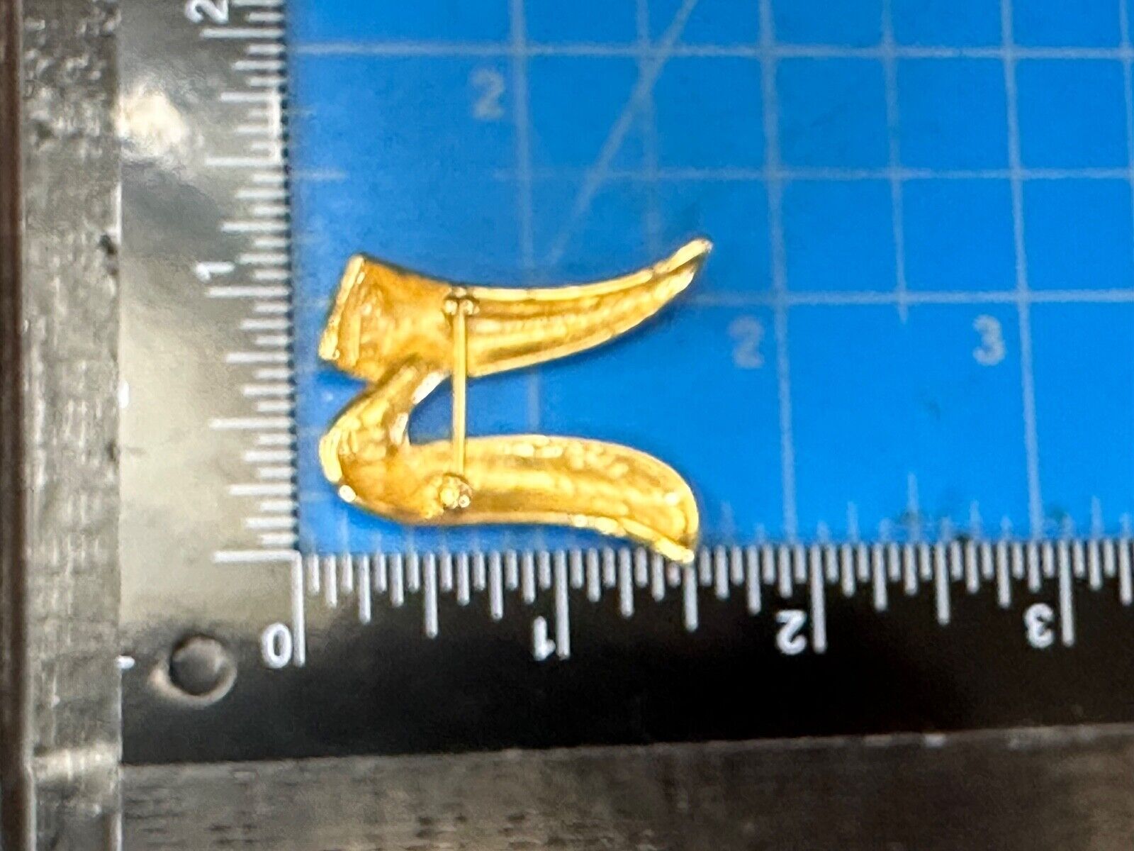 Abstract vintage Monet signed gold tone brooch pin