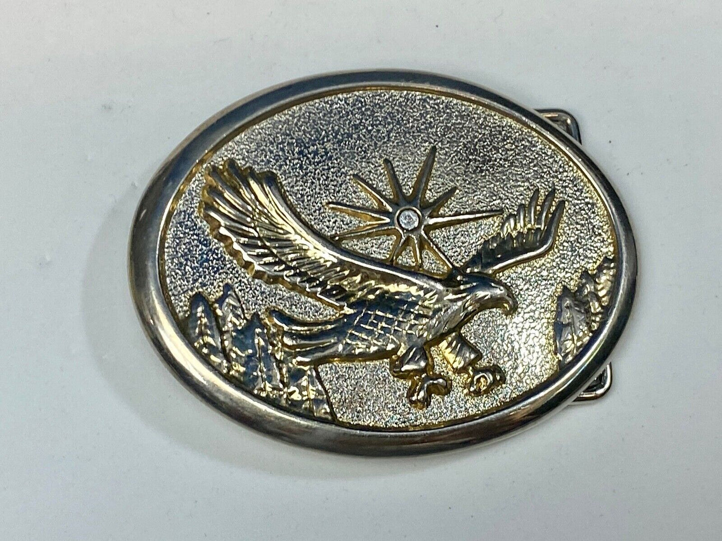 VINTAGE GOLD TONE AMERICAN EAGLE IN FLIGHT BELT BUCKLE with STAR Burst