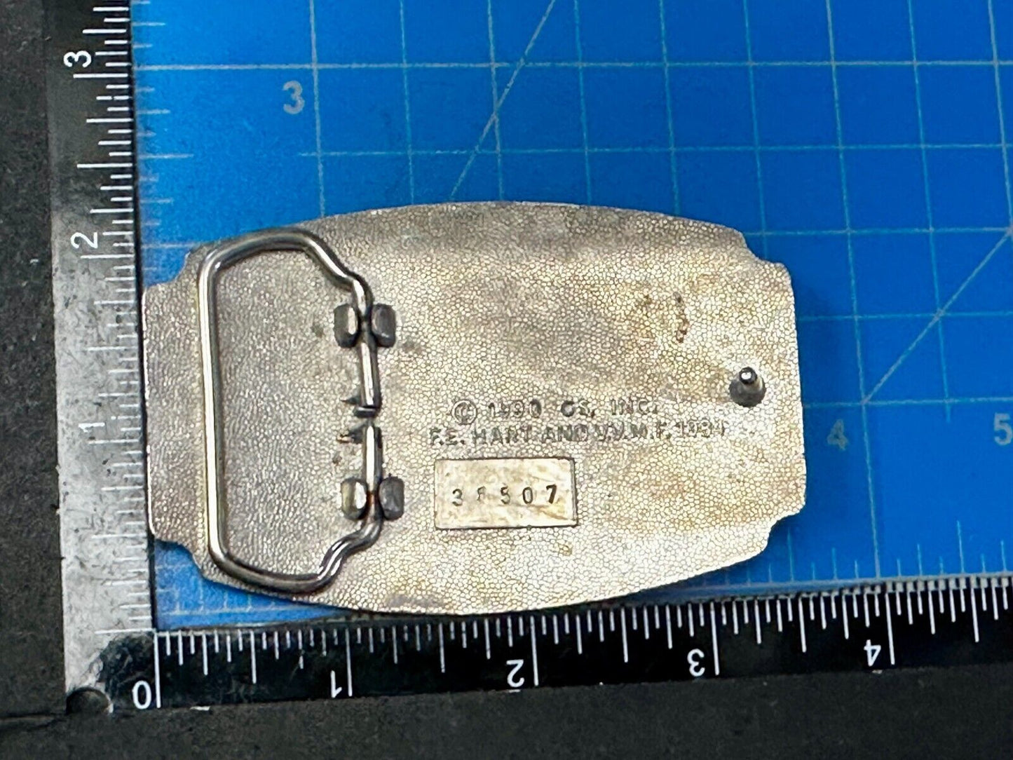 VIETNAM REMEMBERED War Veteran Veterans Patriotic Numbered Belt Buckle F.E. Hart