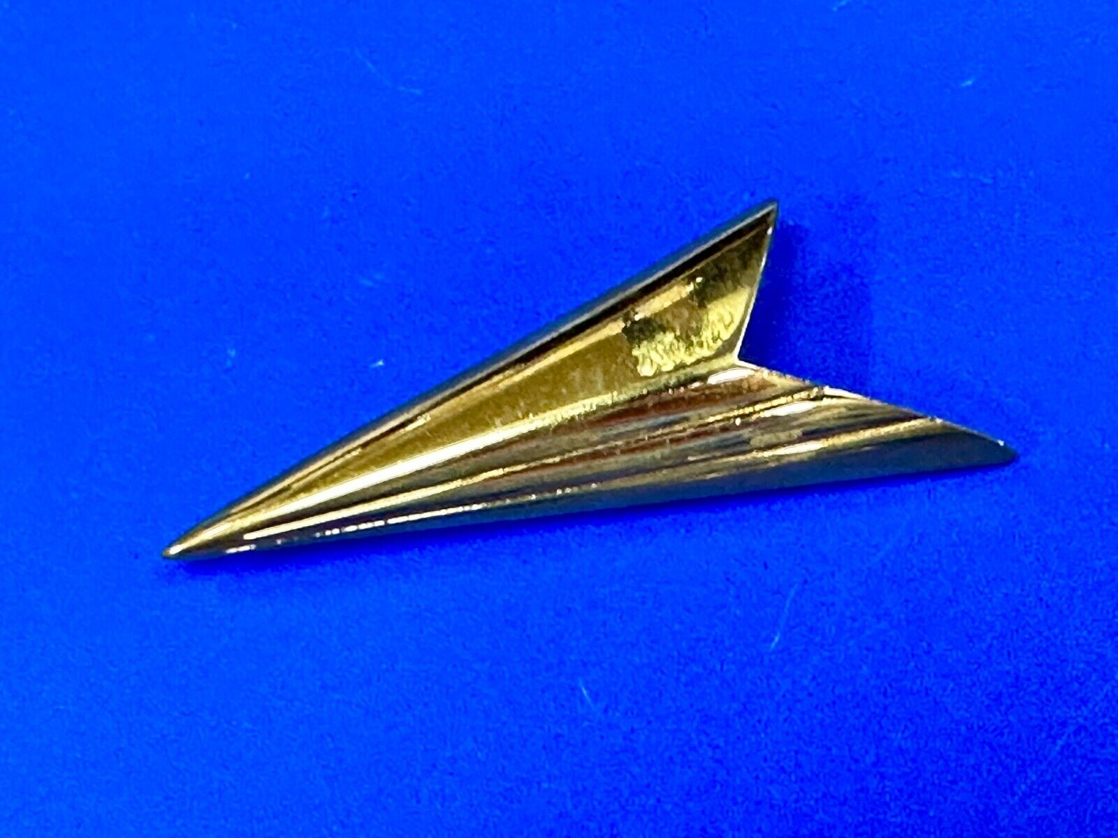 Art Deco Style 3" wide Arrow Napier signed vintage gold tone brooch pin