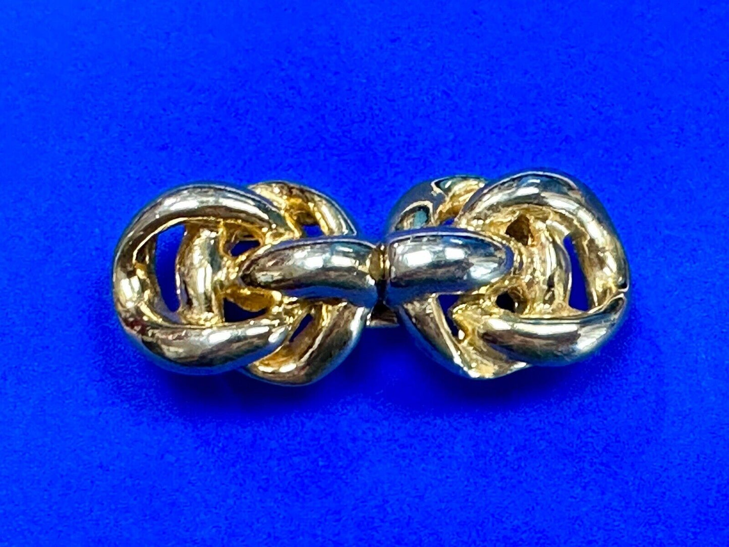 Twisted Knot's ! Two-piece interlocking gold tone Gay Boyer Vintage belt buckle