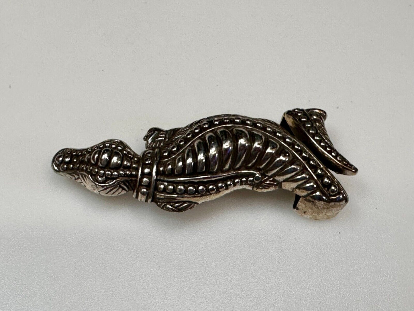 Alligator Crocodile Figural Silver Tone Vintage 1995 Belt Buckle