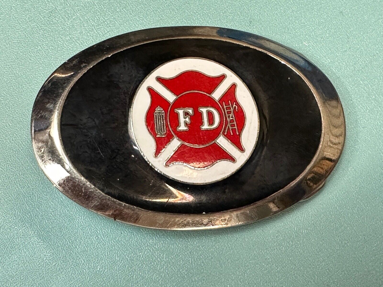 Vintage Fire Firefighter FD Hydrant Axe Ladder Black & Red Oval belt buckle