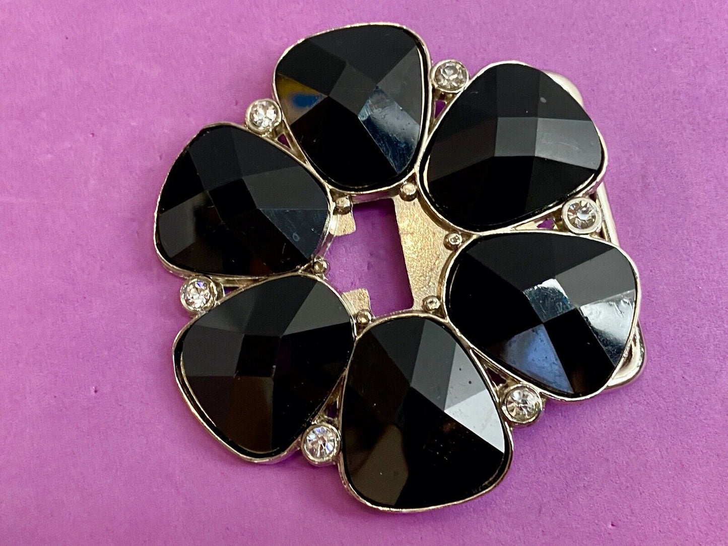 Vintage Cut out Flower shape black faux? stone silver tone belt buckle 