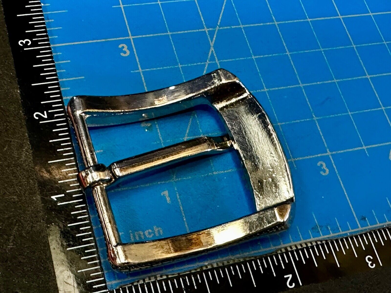 Ariat - Western silver tone ranger style replacement reflective 2"  belt buckle