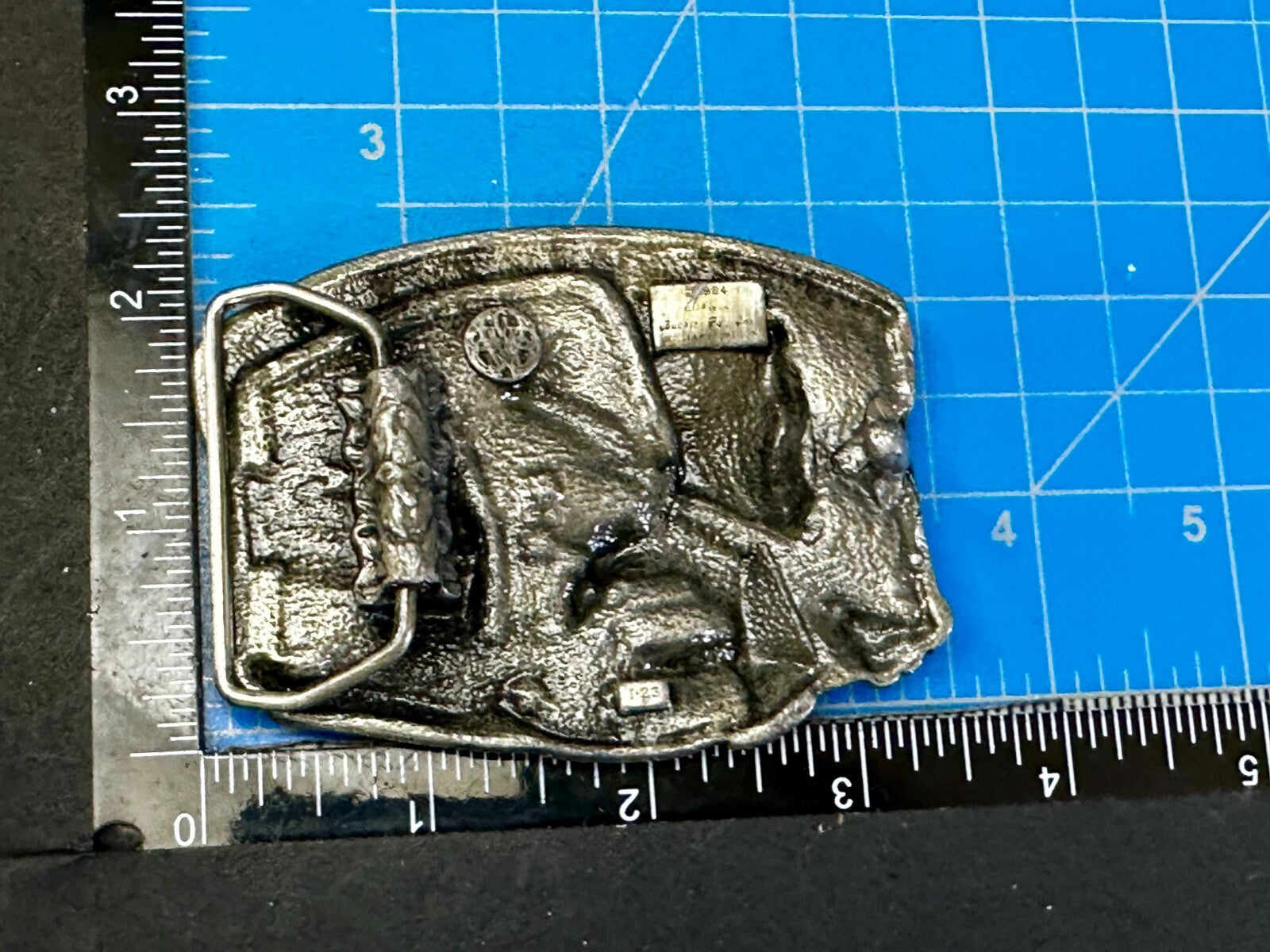 ALASKA Gold Panning Miner Eagle Mountain Scene Vintage 1984 Siskiyou Belt Buckle