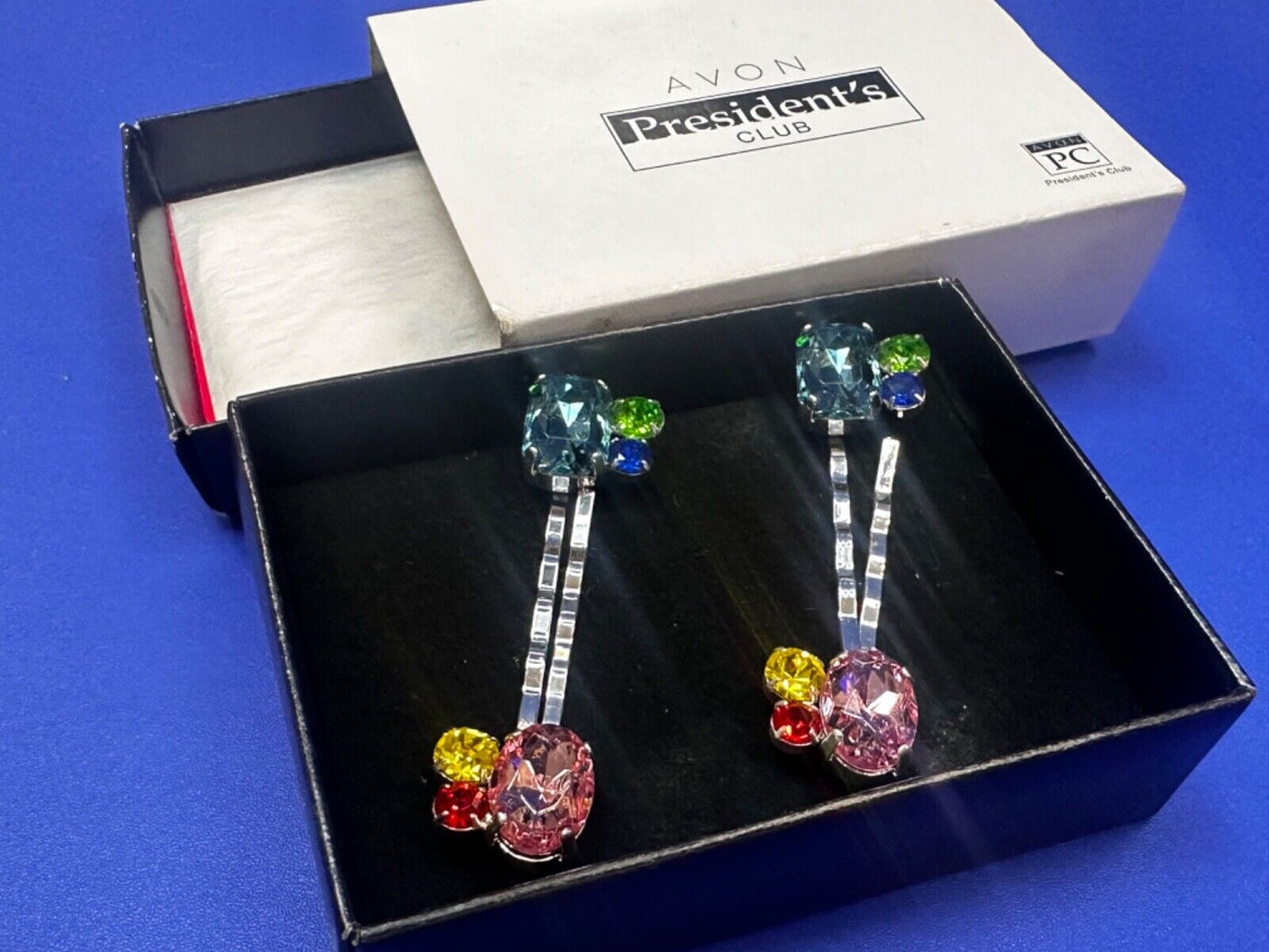 Avon Hair Barrett's 2012 Presidents Club NOS Dual Pair Set of 4 NOS Pins