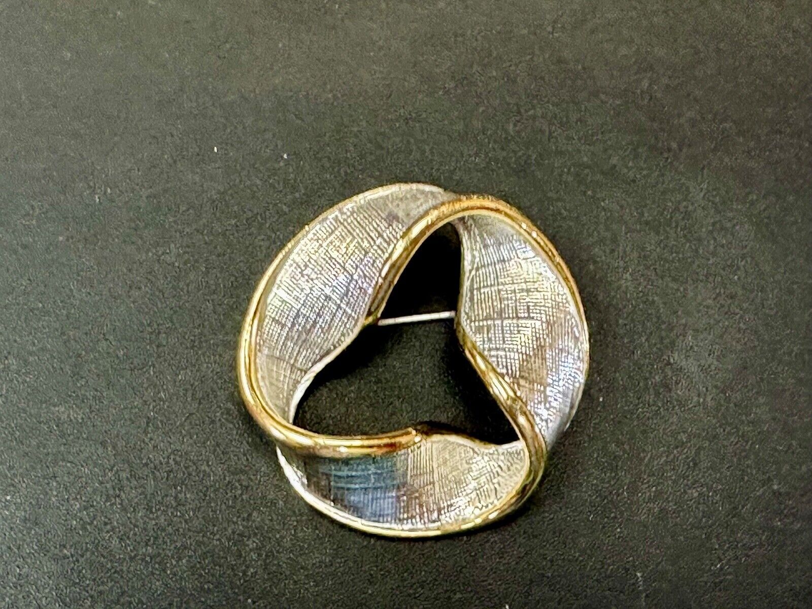 Twisted circle pattern Napier signed vintage two tone brooch pin