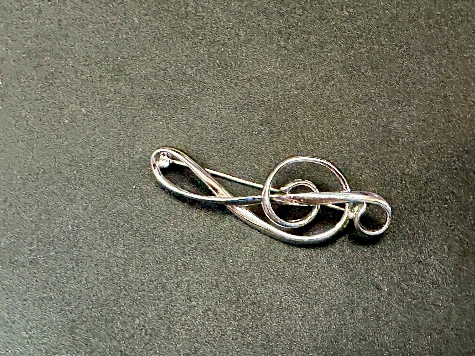 Treble clef music theme signed vintage brooch pin from estate find