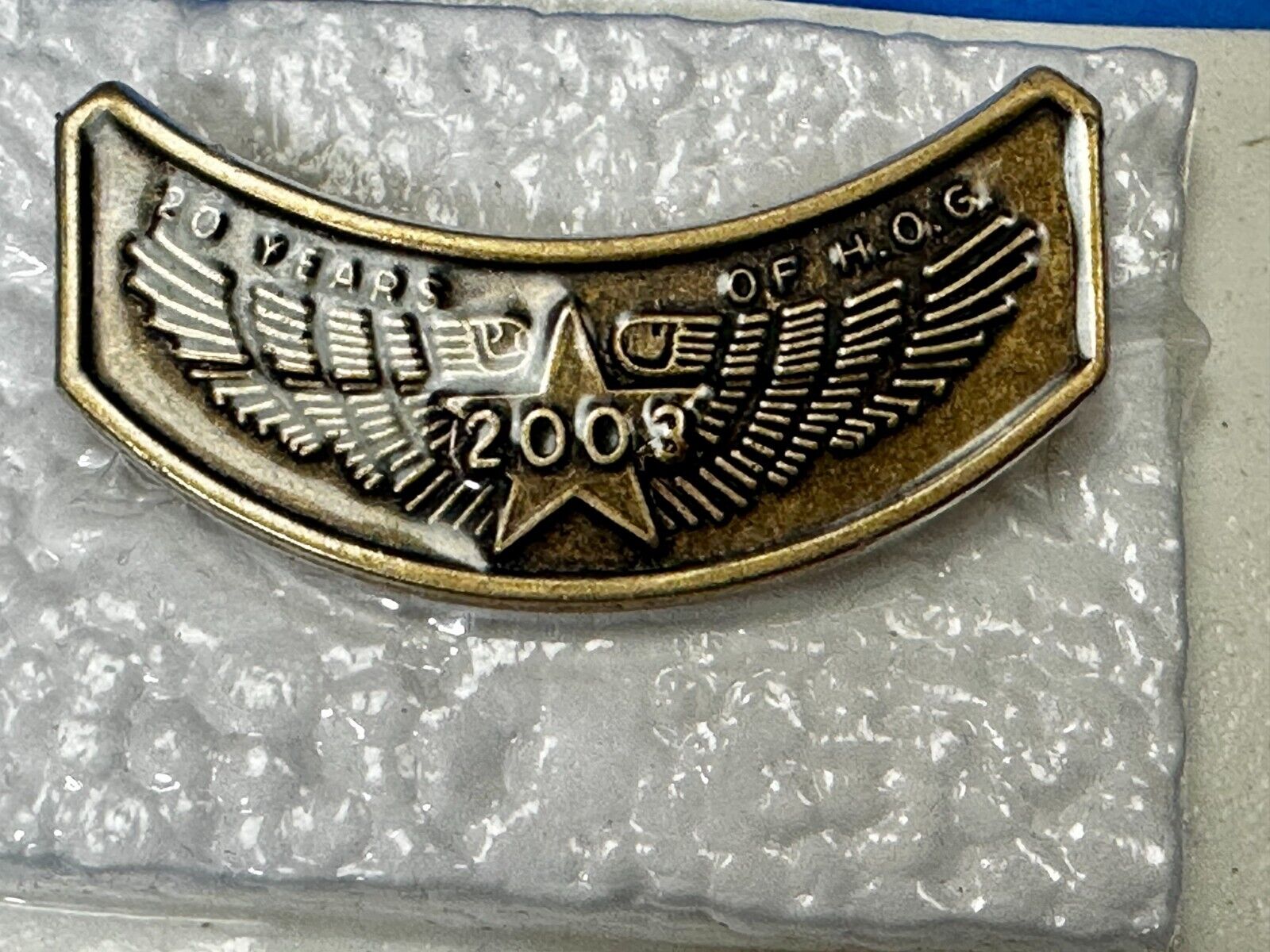 2001 Harley Davidson Owners Group HOG Pin for Jacket or Vest