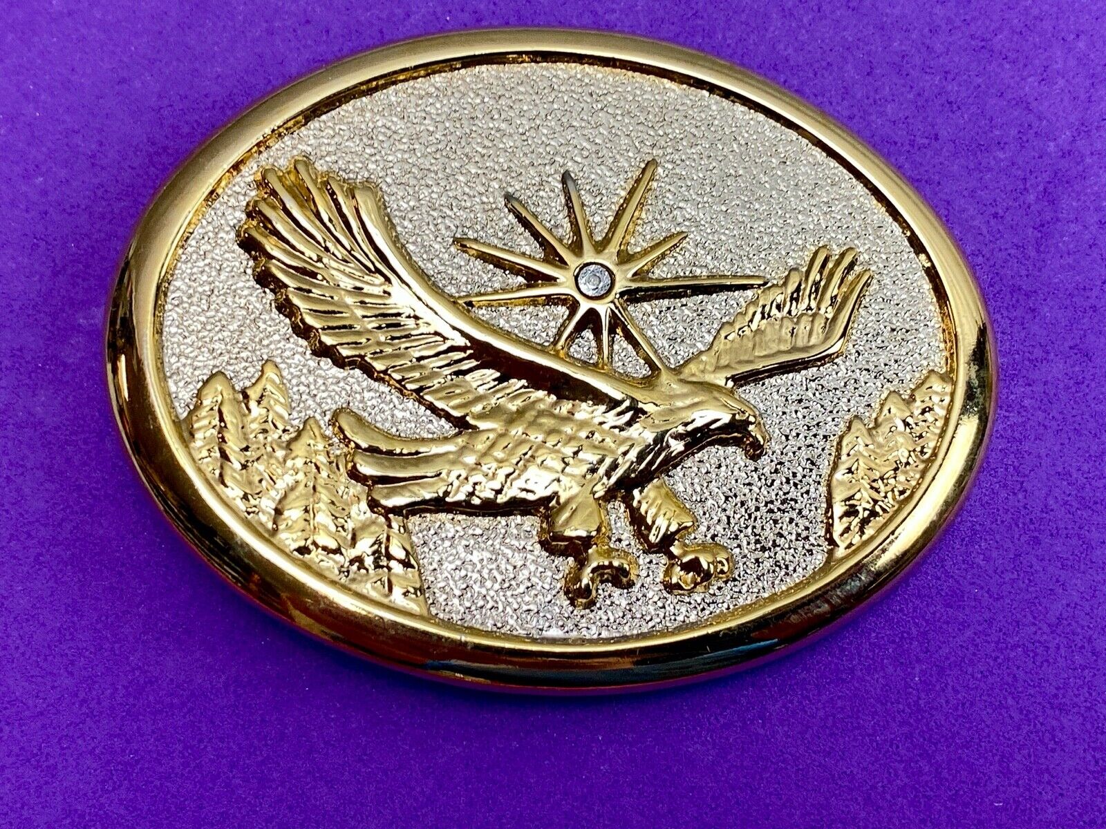Vintage flying classic Bald Eagle with Rhinestone as sun starburst belt buckle 