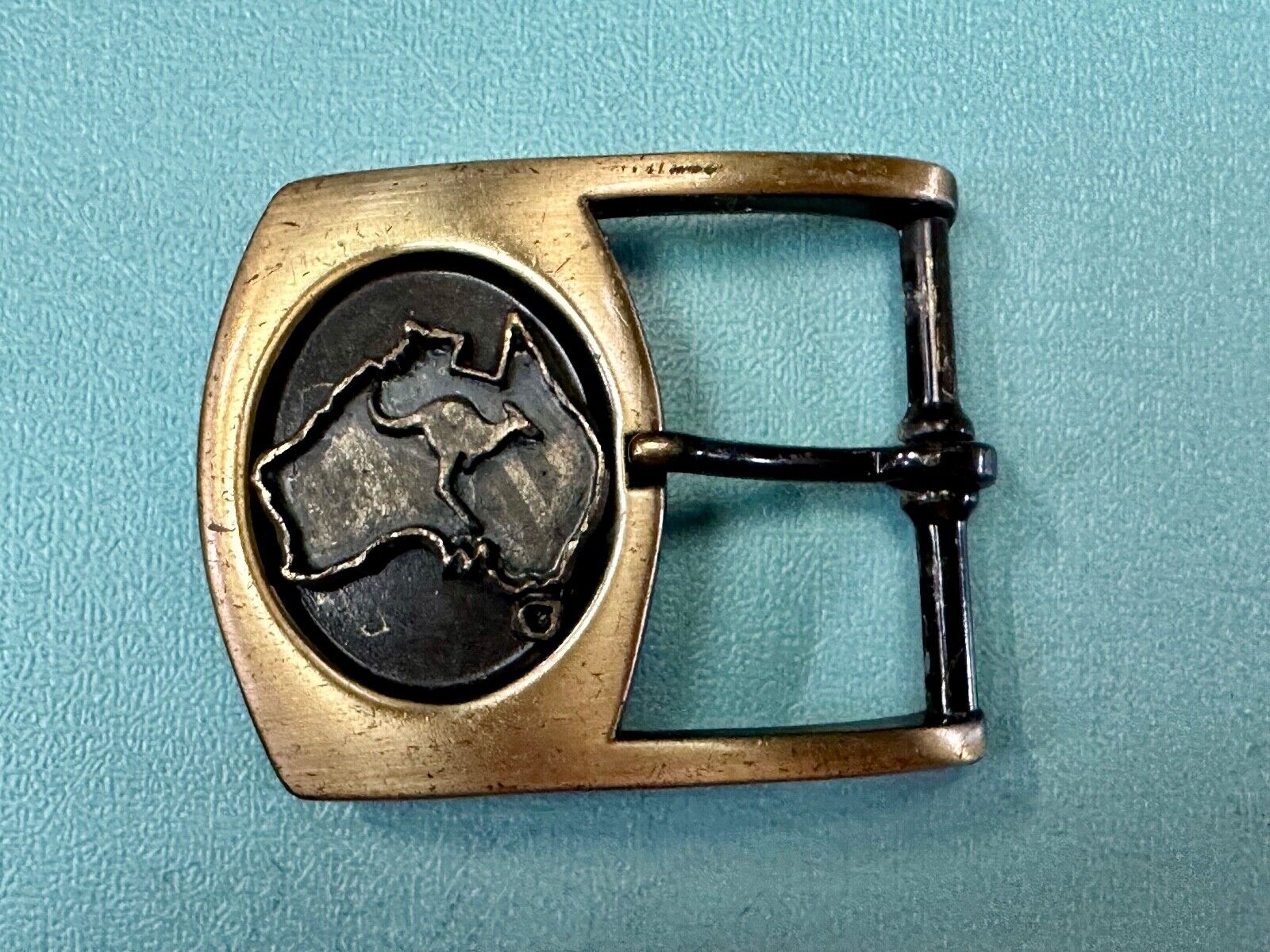 Australia Shape Hopping Kangaroo SMALL replacement brass tone 1" belt buckle