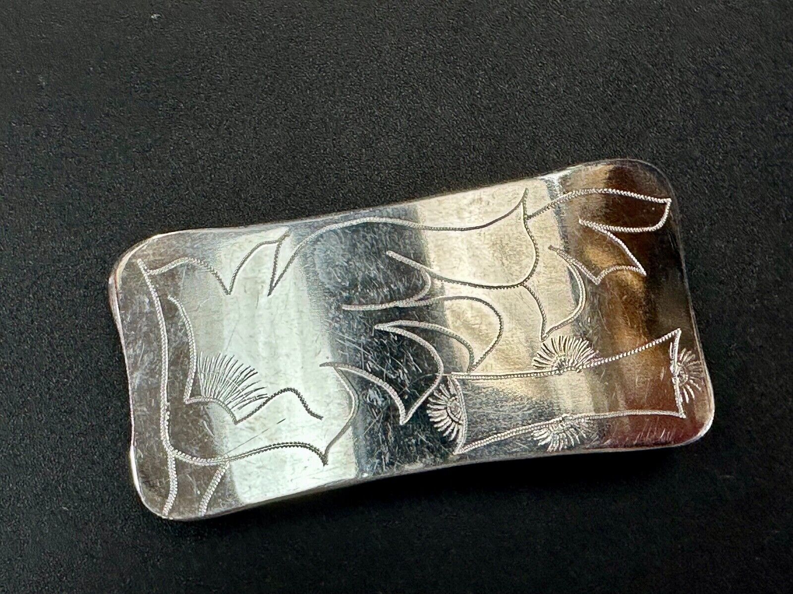 Unique Silver tone Flowing Flower Theme? belt buckle w/ blnak banner to engrave