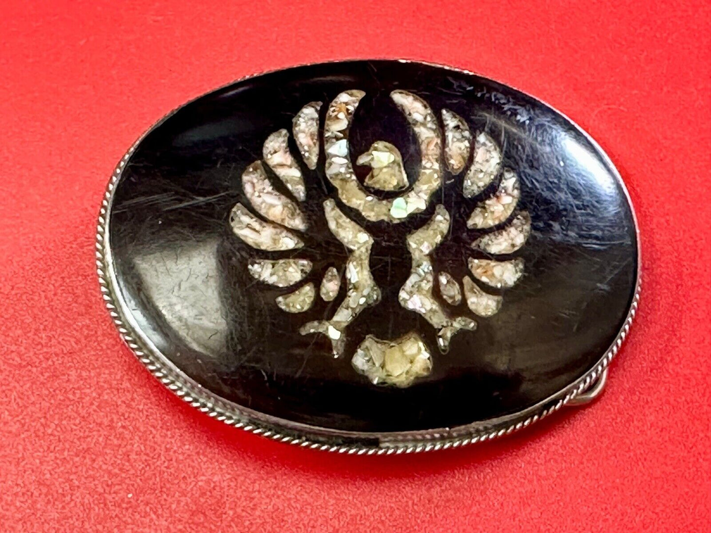 Beautiful Thunderbird Abalone Shell inlaid Vintage oval silver tone belt buckle