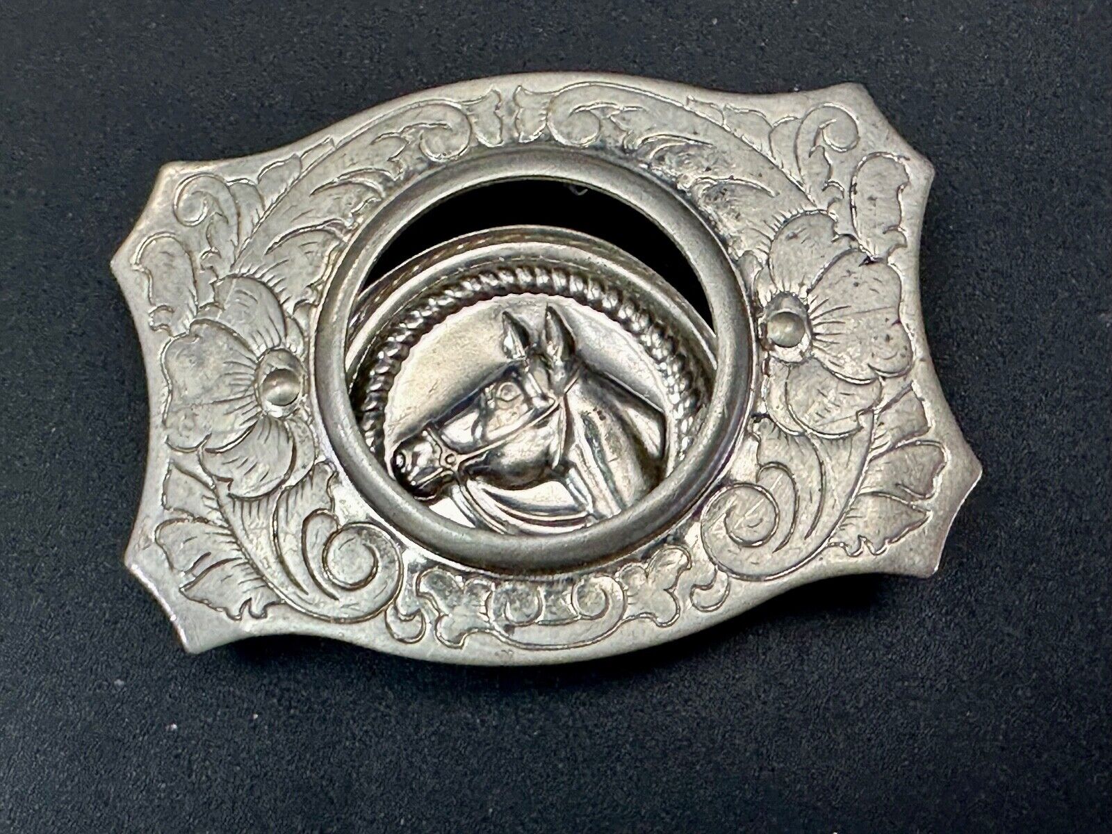 vintage Horse head - Moving Round Blank Coin Style Centerpiece belt buckle