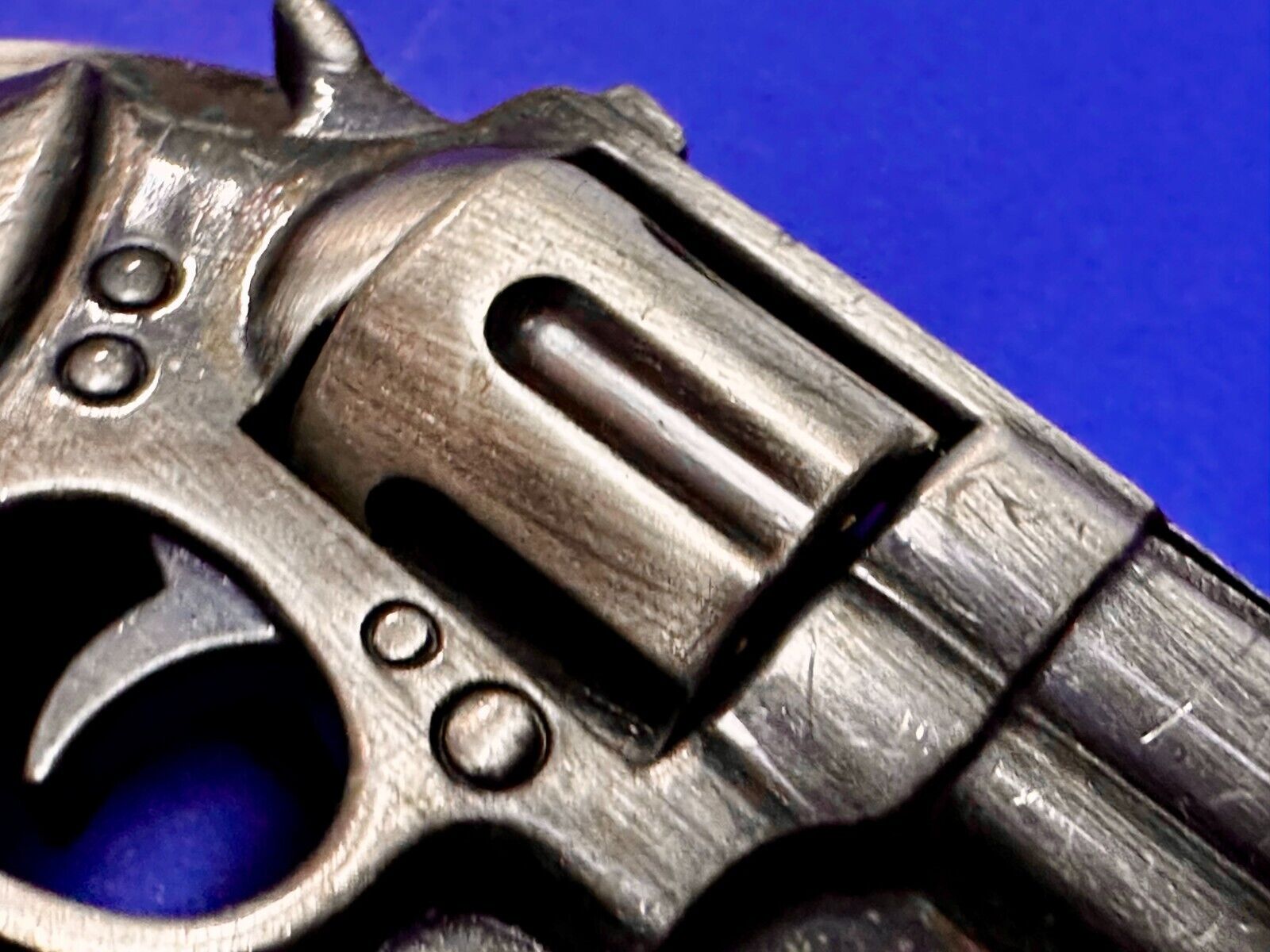 Unique Revolver Gun Pistol Six Shooter with Bullets Design Cutout Belt Buckle
