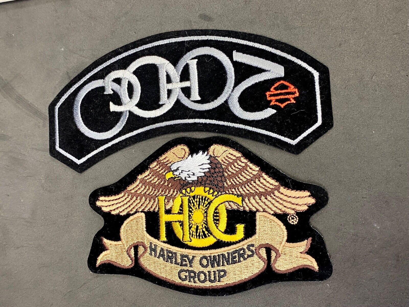 2 LOT Harley Davidson Owners Group HOG Jacket Vest Wings Patch Year 2000