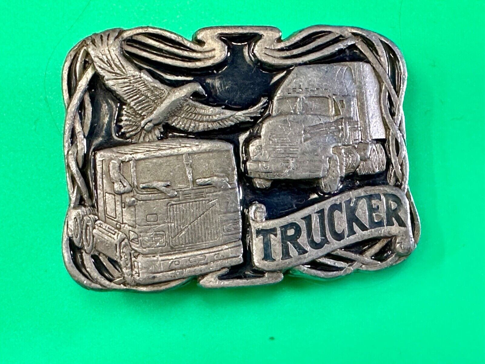 Trucker - Vintage Semi Driver Masterpiece collection belt buckle - of America!