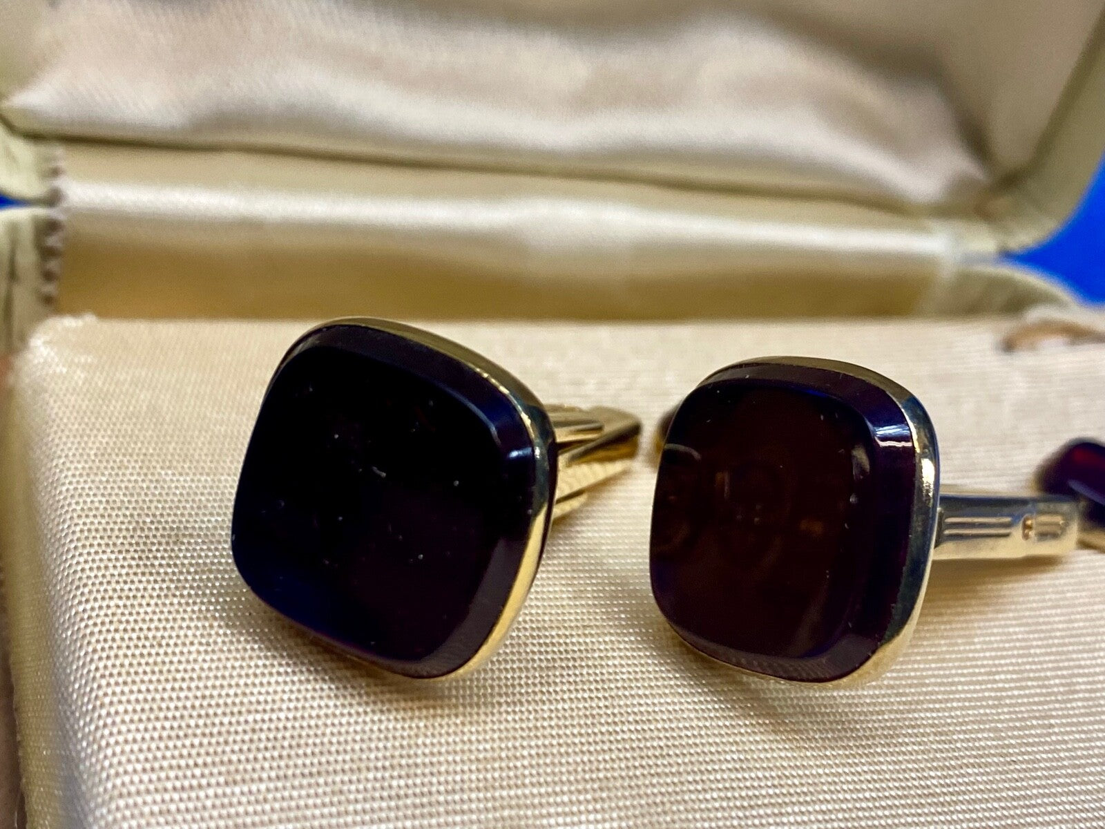 Vintage Hickok Large Pair Of Gold Tone - Black Face Cufflinks In Case 