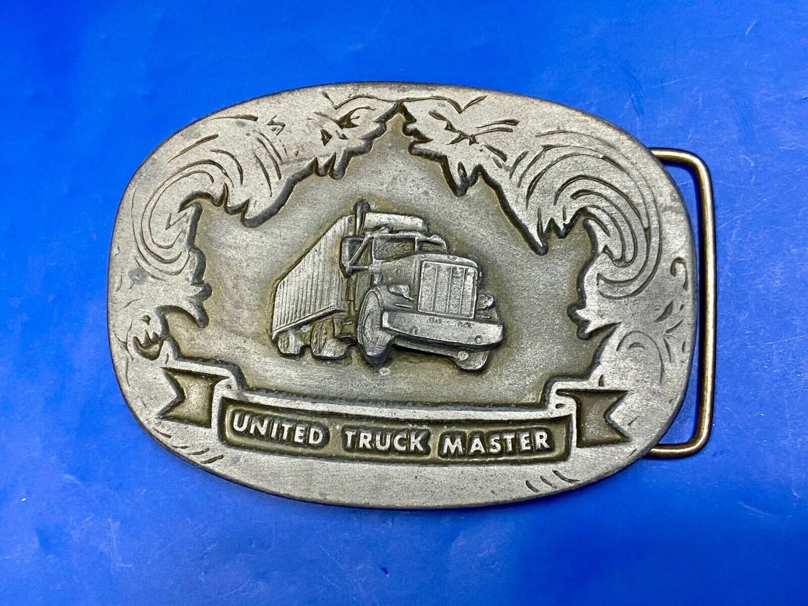 United Truck Master - Vintage Trucker Semi Drivers Big Rig Belt Buckle