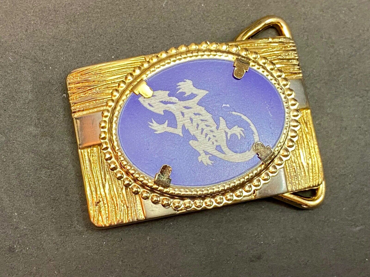 Unique Lizard, Reptile Crocodile As Centerpiece On Gold Tone Belt Buckle 