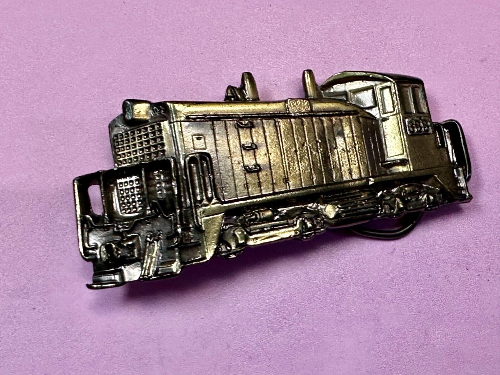 633 Diesel Locomotive RailRoad Train Vtg. 1981 The Great American Belt Buckle Co