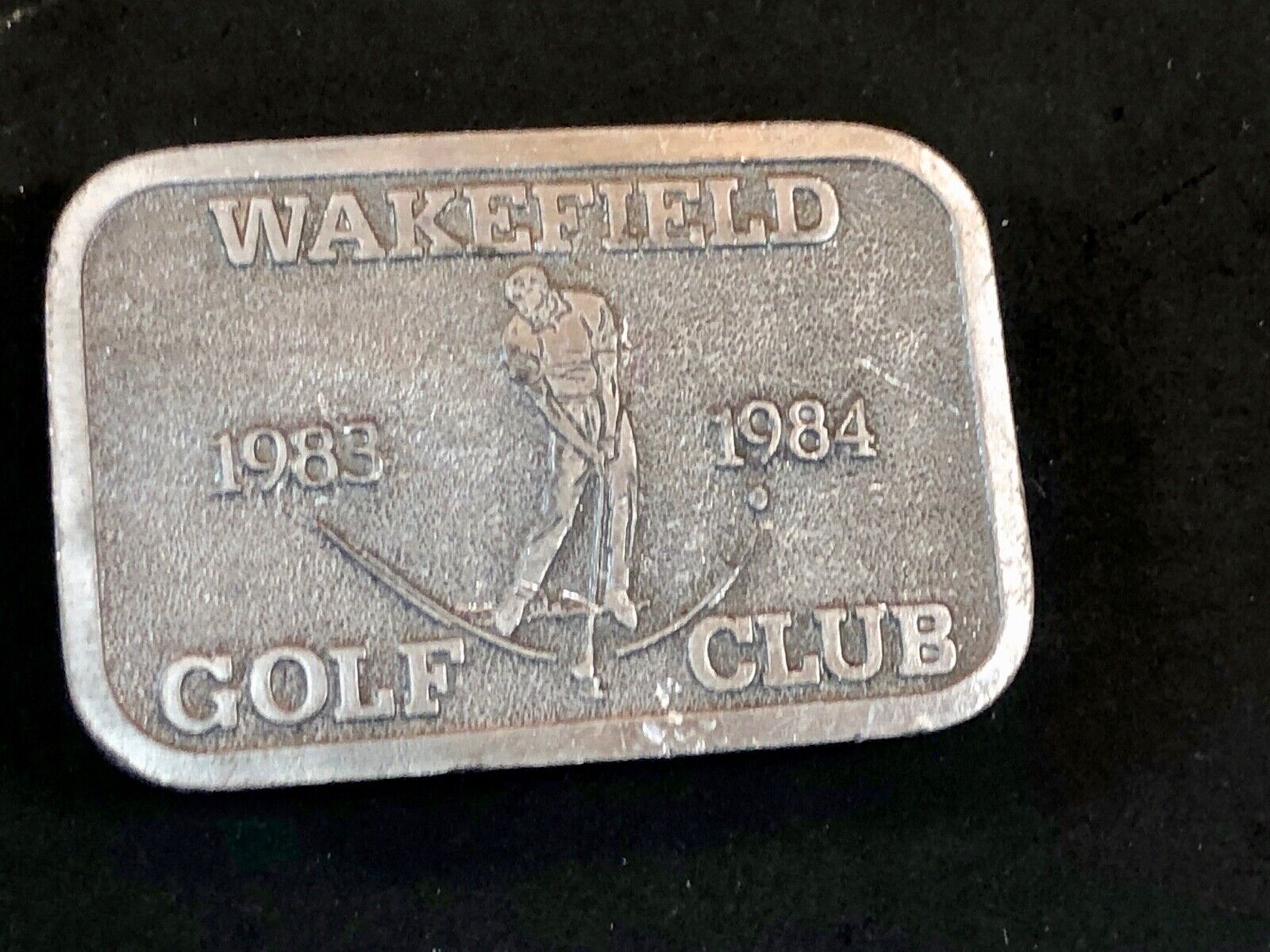 Vintage 1984 - WAKEFIELD golf country club belt buckle