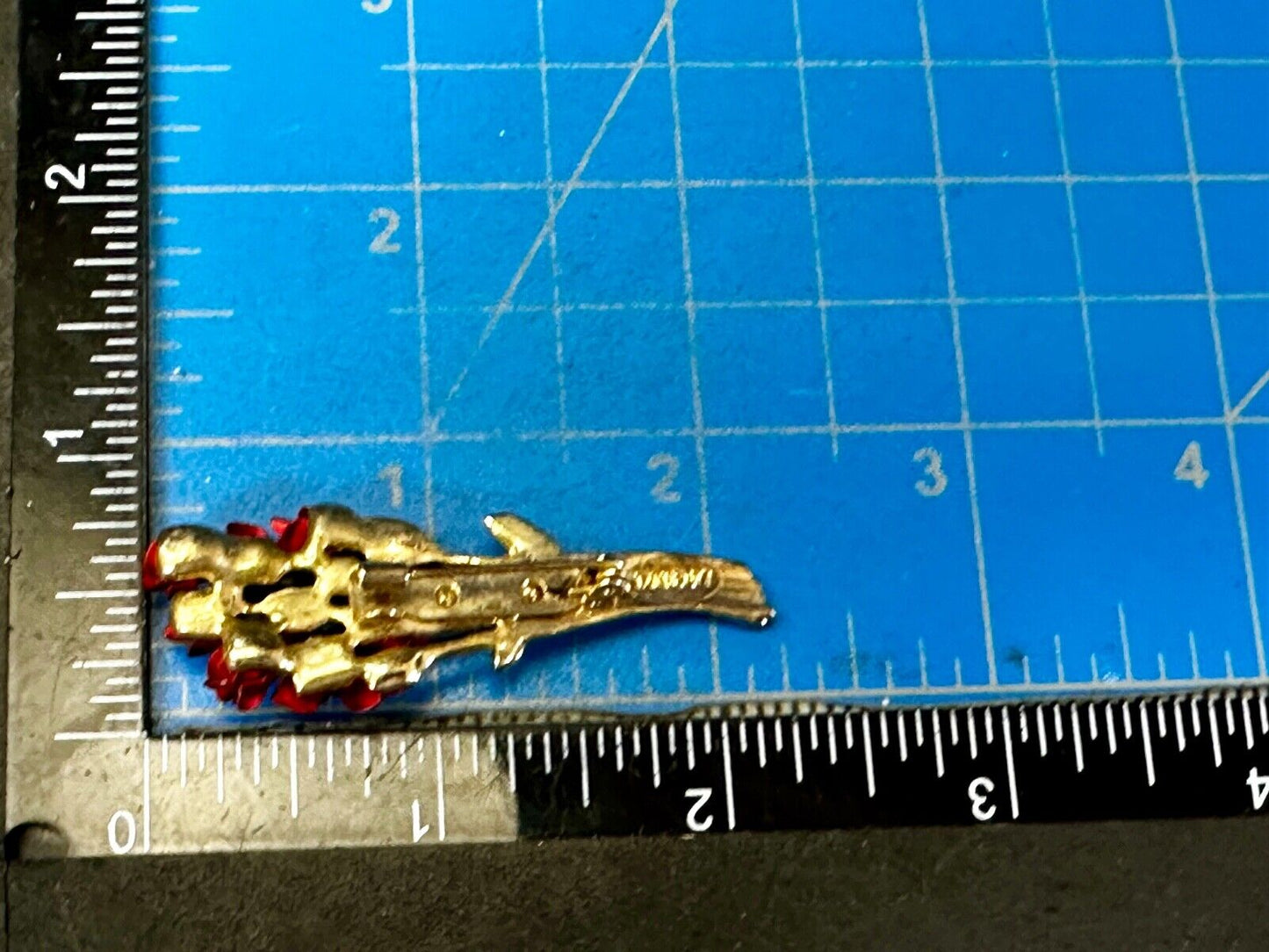 Valentines Gift!  Red Roses Bouquet Gold Tone Brooch Pin Signed DM 97